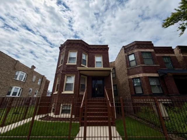 2 bedroom, Chicago IL 60644 104893258