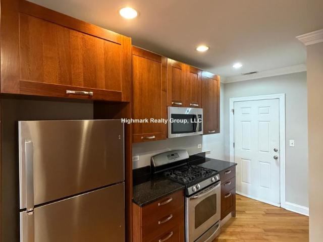 2 bedroom, Chicago IL 60645 105510944
