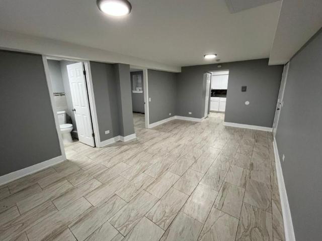 2 bedroom, Chicago IL 60653 105732859