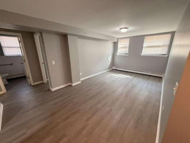 2 bedroom, Chicago IL 60653 105733708