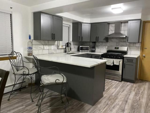2 bedroom, Chicago IL 60652 106216602