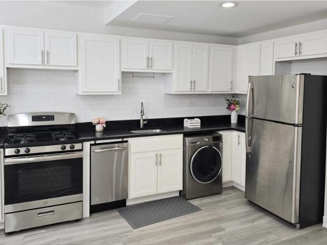 2 bedroom, Chicago IL 60657 96279945