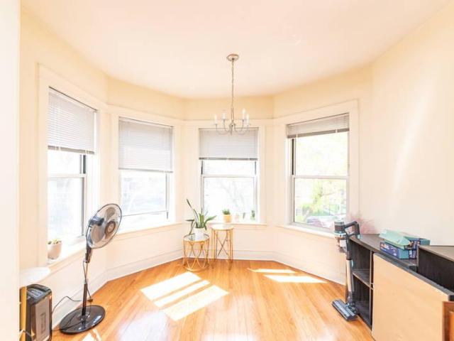 2 bedroom, Chicago IL 60657 102657919