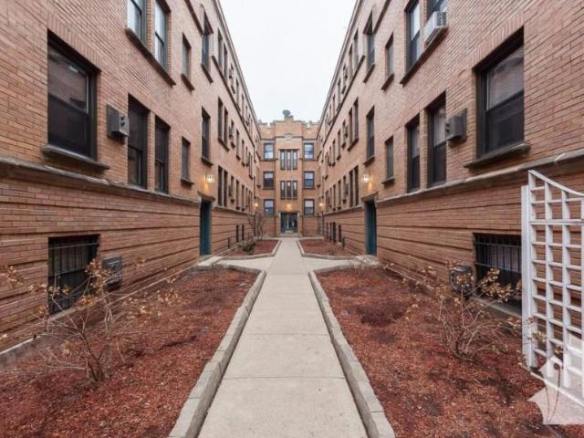 2 bedroom, Chicago IL 60657 103411460