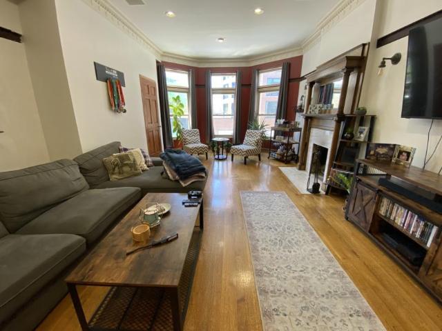2 bedroom, Chicago IL 60657 104295255