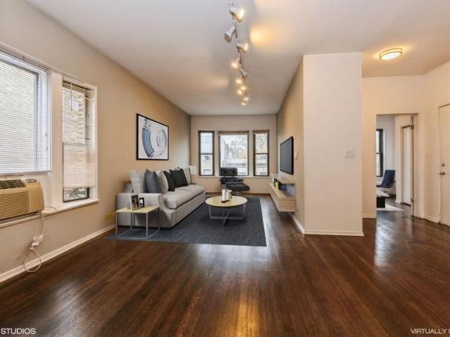 2 bedroom, Chicago IL 60657 105313849