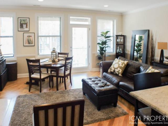 2 bedroom, Chicago IL 60657 106138488