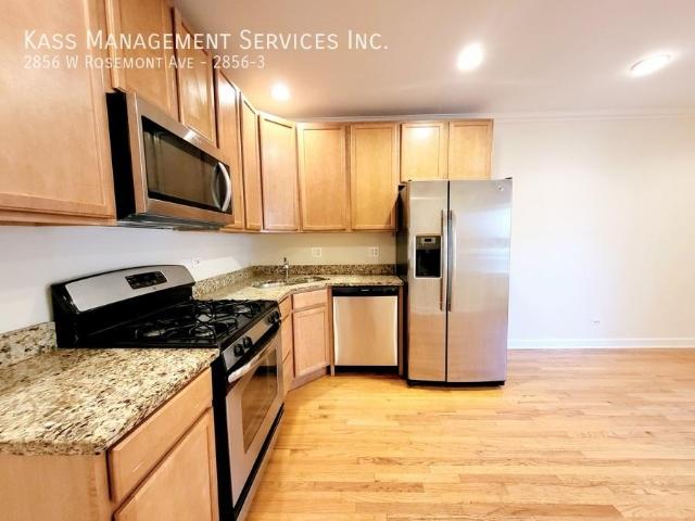 2 bedroom, Chicago IL 60659 105209172