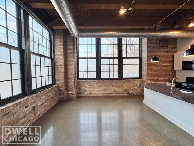 2 bedroom, Chicago IL 60608 105827037