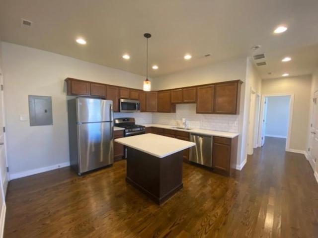 2 bedroom, Chicago IL 60609 105775502