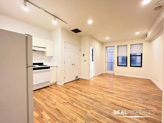 2 bedroom, CHICAGO IL 60613 102775010