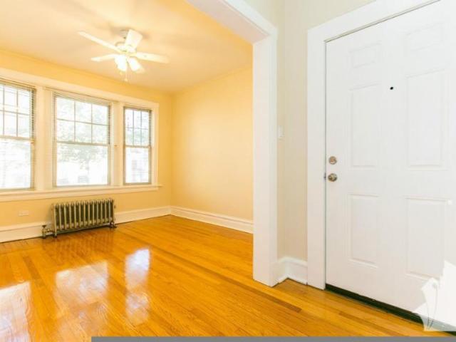2 bedroom, Chicago IL 60613 103124150