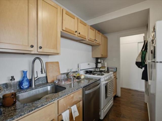 2 bedroom, Chicago IL 60613 104877091