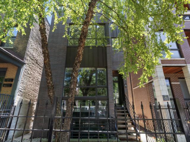 2 bedroom, Chicago IL 60613 105504879