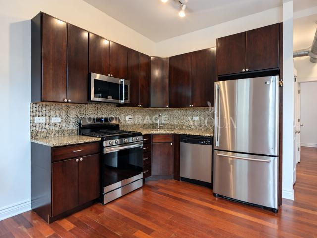 2 bedroom, Chicago IL 60613 105683760