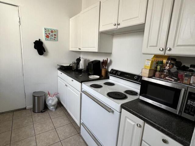 2 bedroom, Chicago IL 60613 105294389