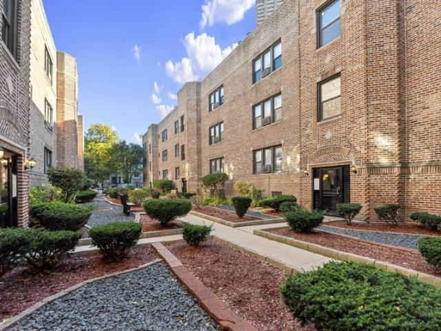 2 bedroom, Chicago IL 60613 106003746