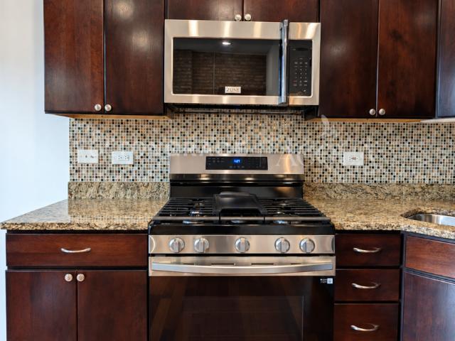 2 bedroom, Chicago IL 60613 LS105669075