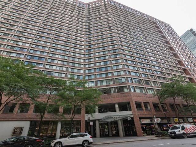 2 bedroom, Chicago IL 60611 105683770