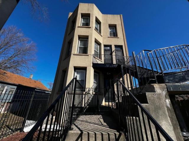 2 bedroom, Chicago IL 60617 106024864