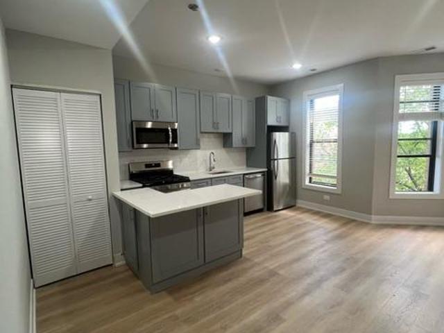2 bedroom, Chicago IL 60614 LS96279839