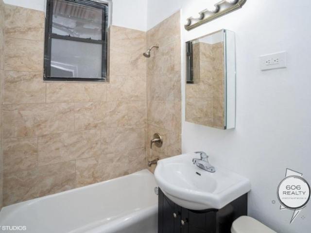 2 bedroom, Chicago IL 60615 103848055