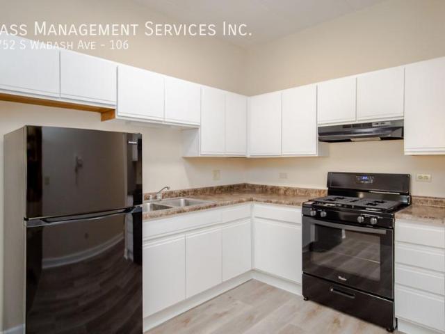 2 bedroom, Chicago IL 60615 103195235