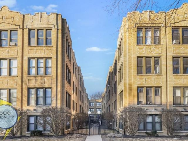 2 bedroom, Chicago IL 60615 105364093