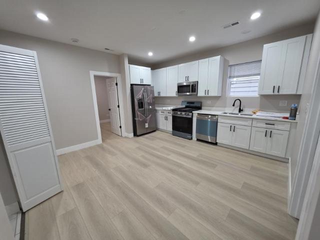 2 bedroom, Chicago IL 60618 LS105573523