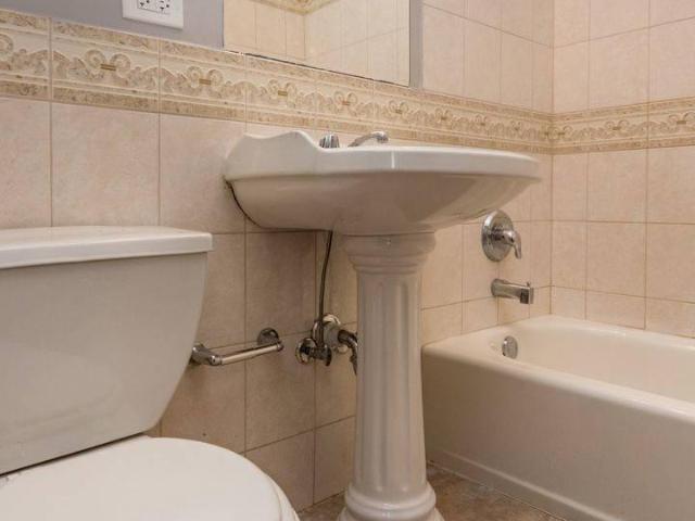 2 bedroom, Chicago IL 60619 104066513