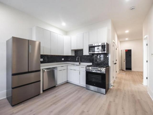 2 bedroom, Chicago IL 60622 105921305