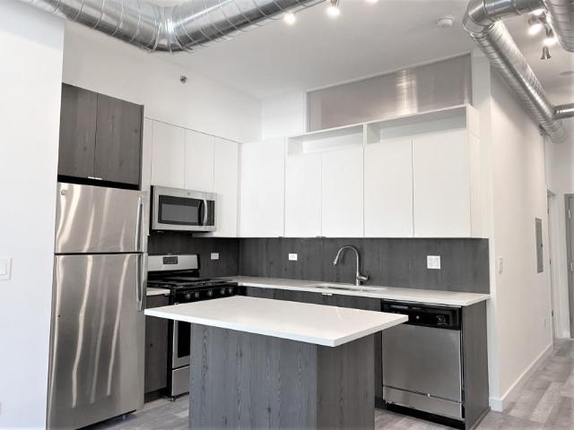 2 bedroom, Chicago IL 60625 103599427