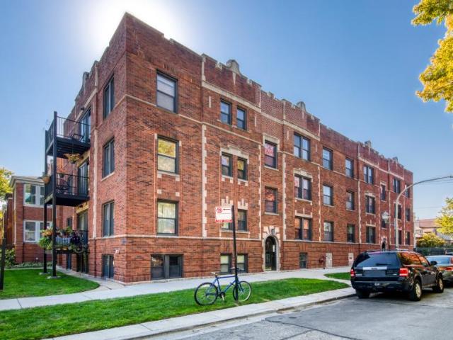 2 bedroom, Chicago IL 60625 104434472