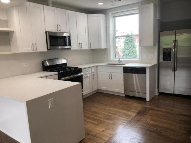 2 bedroom, Chicago IL 60625 105730336