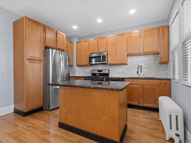 2 bedroom, Chicago IL 60630 106003860