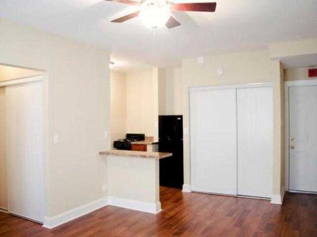 2 bedroom, Chicago IL 60637 105890933