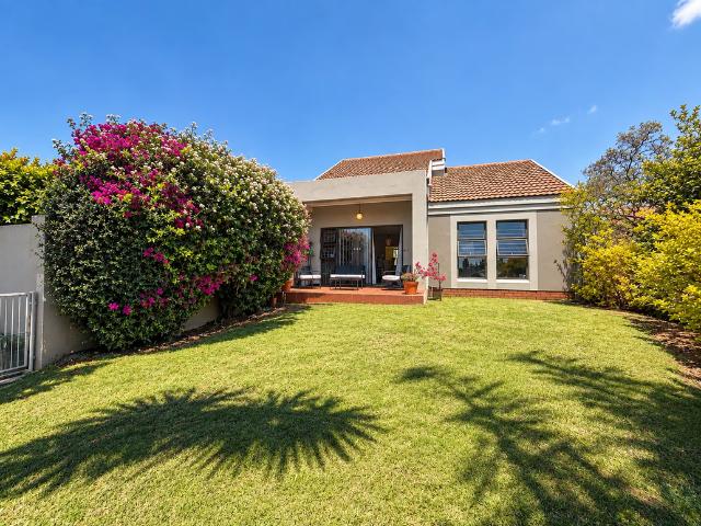 2 Bedroom Cluster To Let in Broadacres