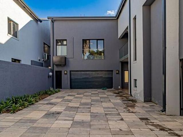2 Bedroom cluster to rent in Morningside, Sandton