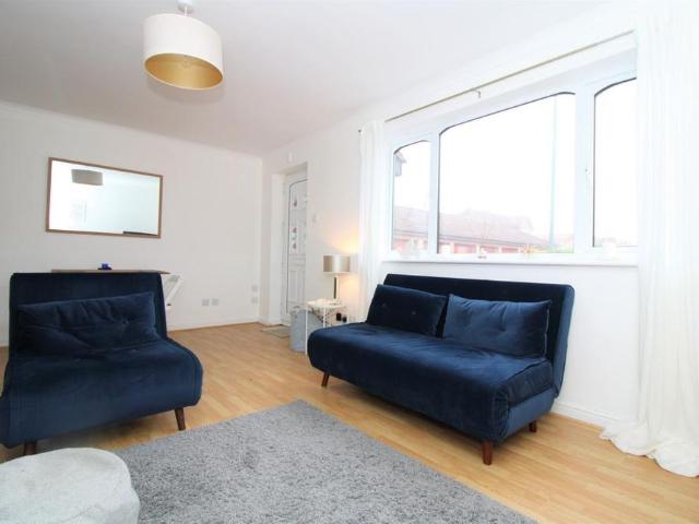 2 bedroom cluster house to rent