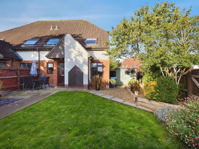2 bedroom cluster house for sale