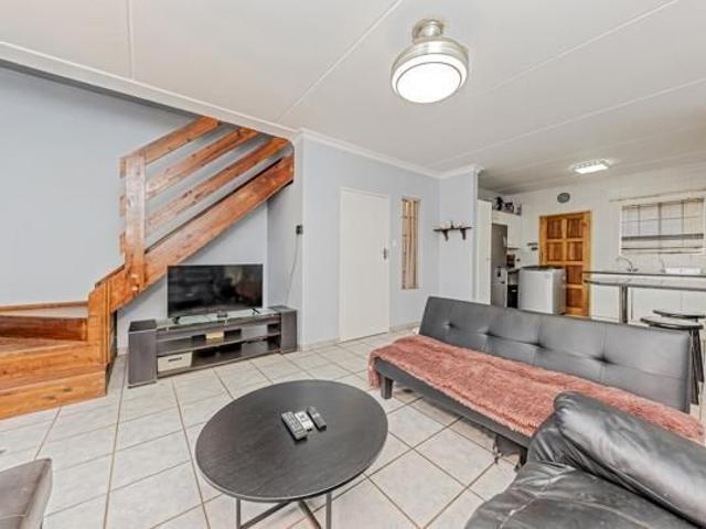 2 Bedroom Cluster in Wilgeheuwel