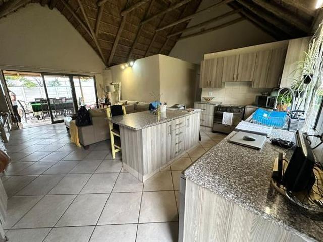 2 Bedroom Cluster in Benoni Cbd