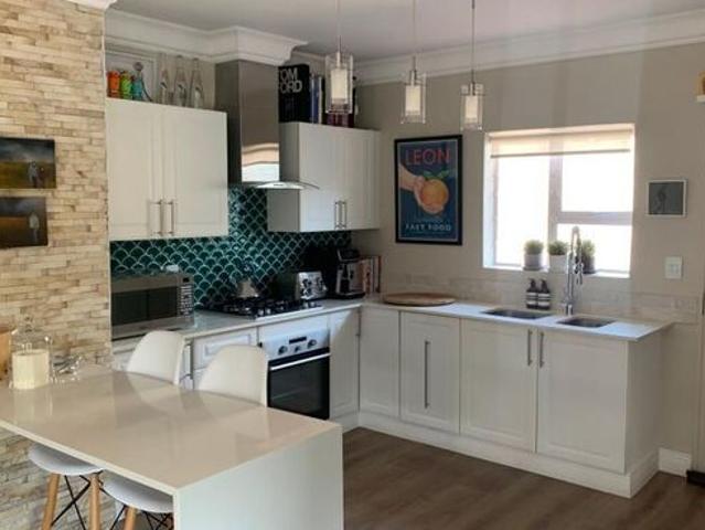 2 Bedroom cluster rented in Allen's Nek, Roodepoort