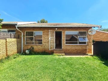 Noordheuwel, Mogale City Local Municipality, West Rand District Municipality, Gauteng, South Africa