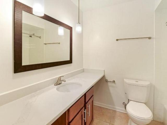 2 bedroom, Clarendon Hills IL 60514 105177589