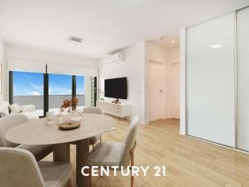 2 Bedroom Apartment Clayton South, 102705825