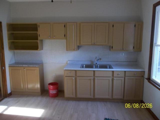 2 bedroom, Cleveland OH 44105 105780215
