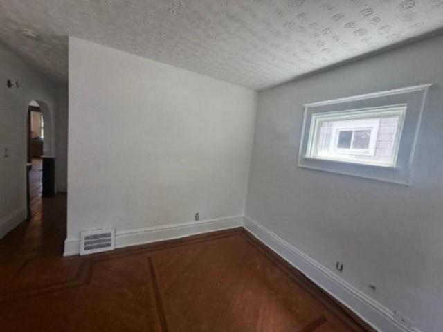 2 bedroom, Cleveland OH 44102 LS105376038