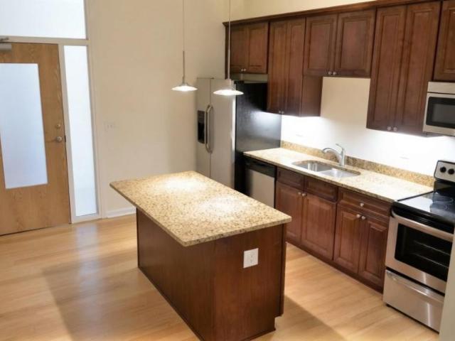 2 bedroom, Cleveland OH 44115 105641697