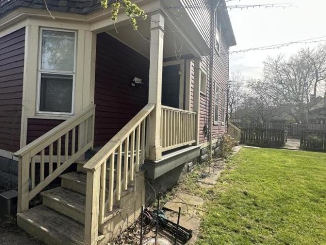 2 bedroom, Cleveland OH 44113 105775595